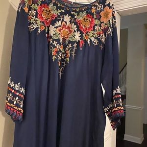 Johnny Was Women's Sz XL 'Shaylee' 3/4-Sleeve Embroidered Blouse, Navy